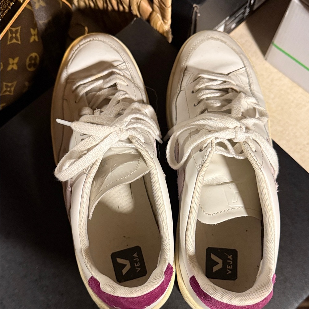 Veja Women's Cream and Purple Sneakers - Picture 6 of 8